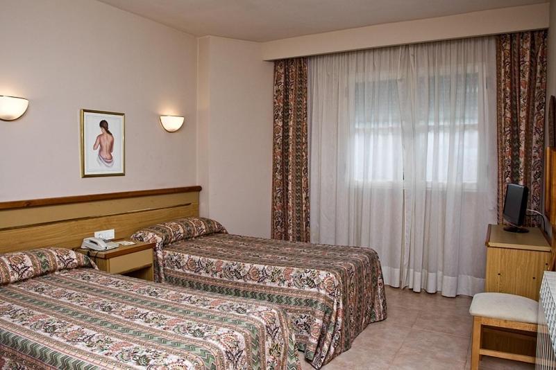 Hotel La Piqueta Бенасаль Номер фото